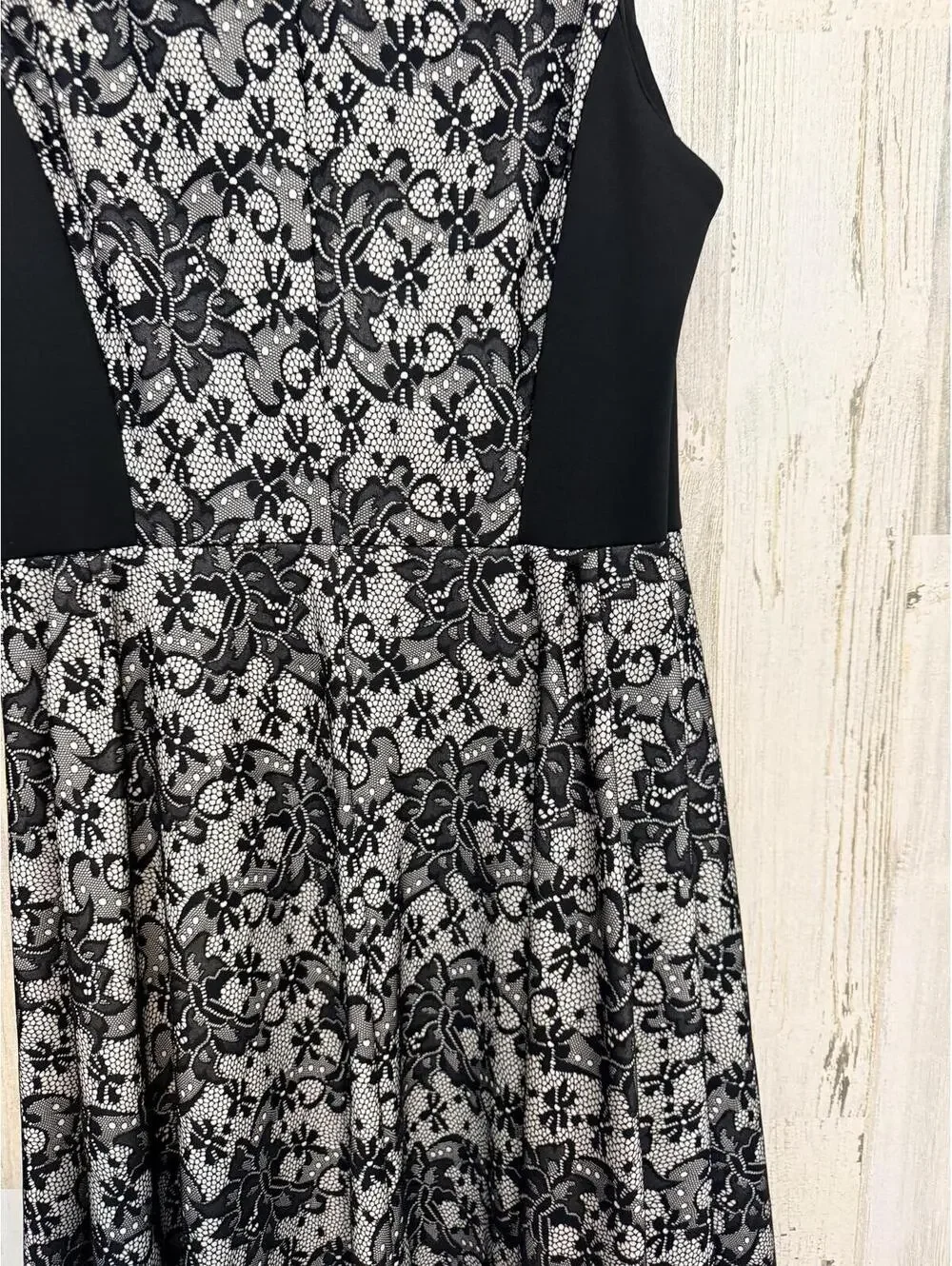 ROBBIE BEE Women's 12 Black White Lace Fit Flare Dress USA - Picture 11 of 12